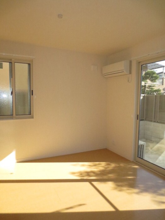 物件内観写真4　(居室)