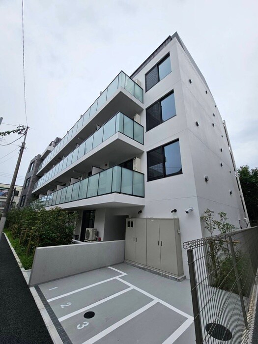 物件外観写真3　(バイク置き場)