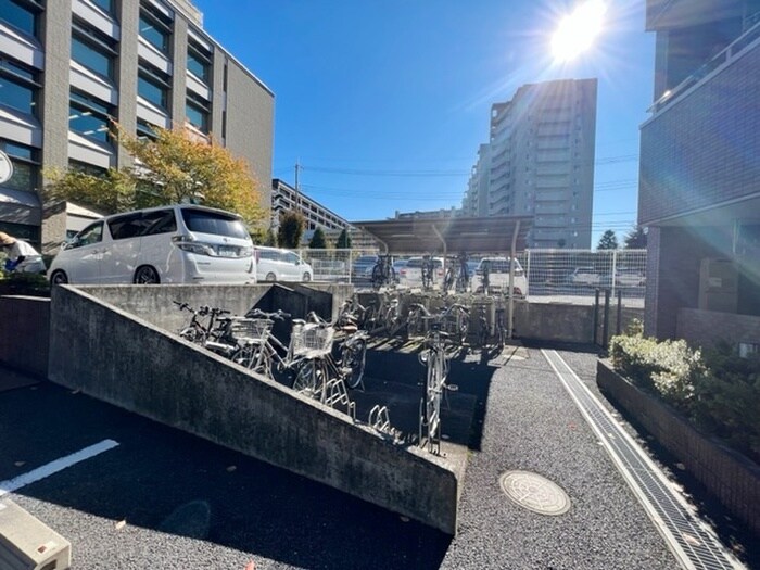 物件外観写真5　(駐輪場)
