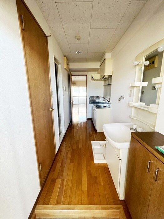 物件内観写真17　(廊下)