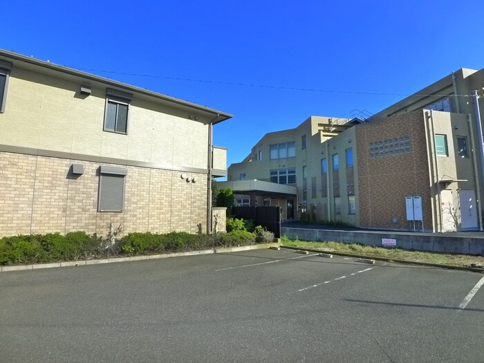 物件外観写真4　(駐車場)