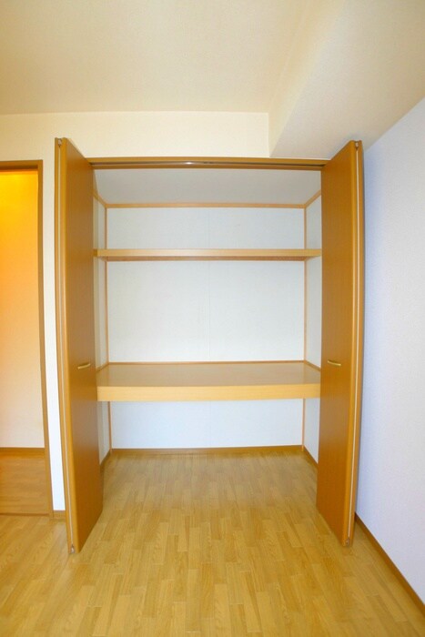 物件内観写真12　(収納)