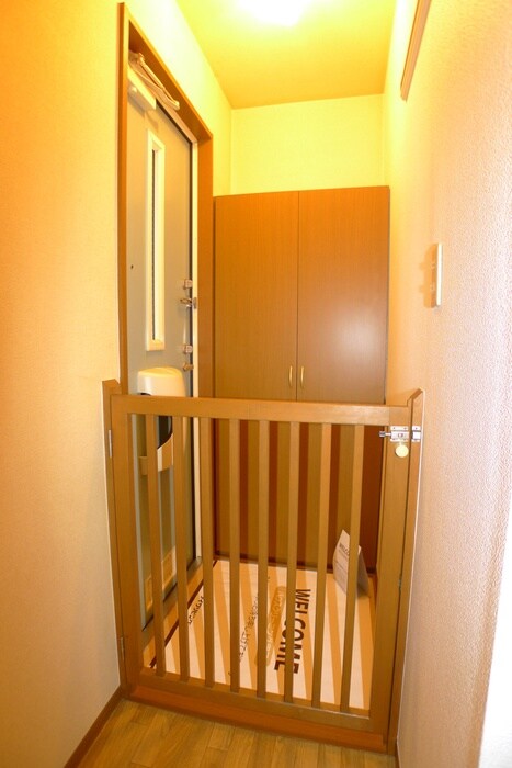 物件内観写真13　(玄関)
