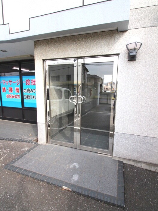 物件外観写真3　(エントランス部分)
