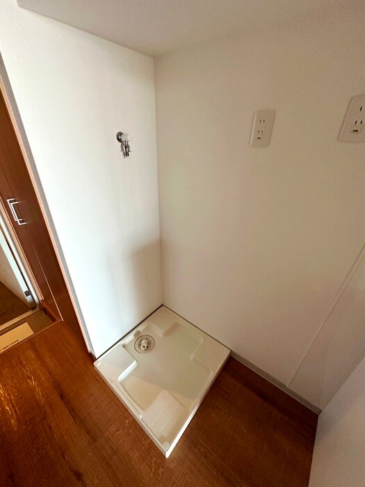 物件内観写真13　(洗濯機置場)