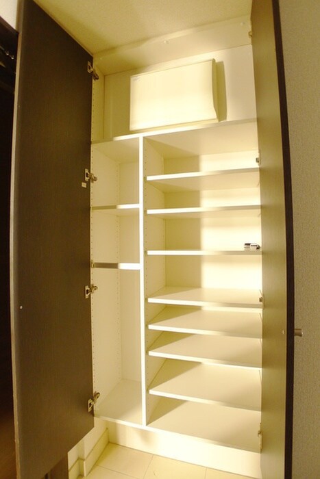 物件内観写真11　(収納)