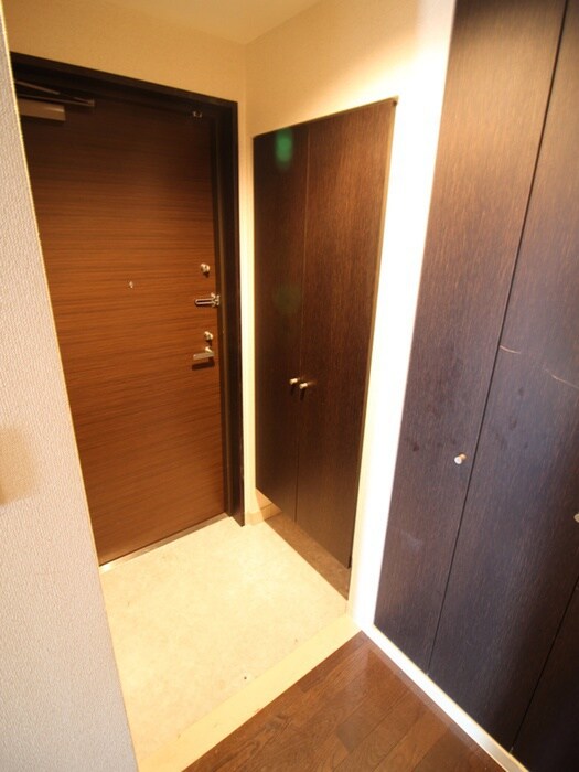 物件内観写真14　(玄関)