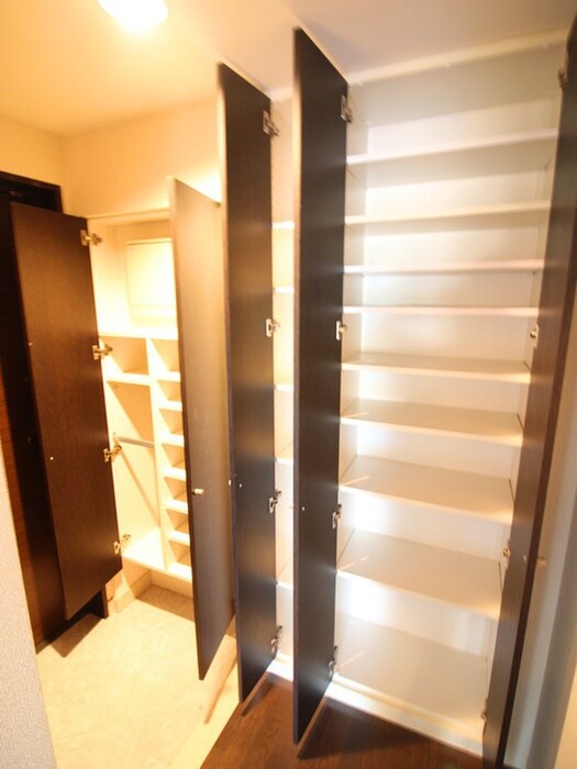 物件内観写真16　(収納)