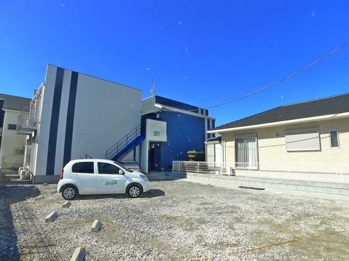 物件外観写真5　(駐車場)