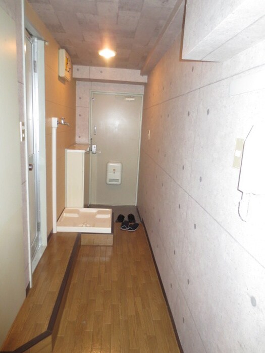 物件内観写真8　(玄関)