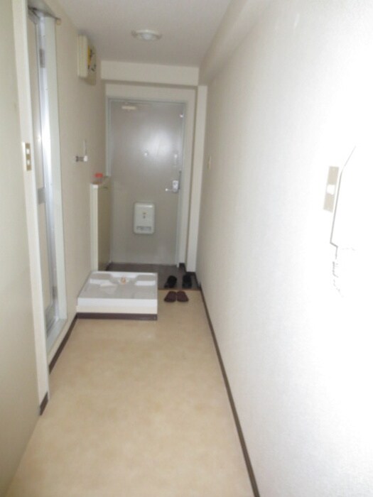 物件内観写真8　(玄関)