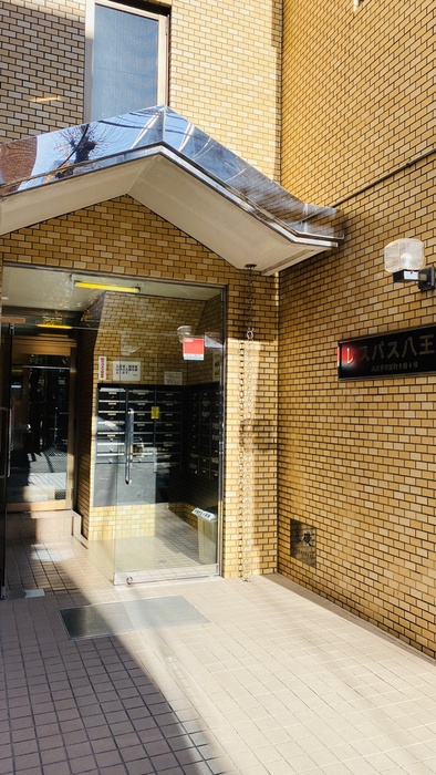 物件外観写真3　(エントランス部分)