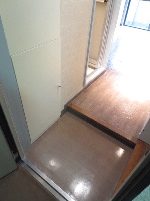 物件内観写真14　(玄関)