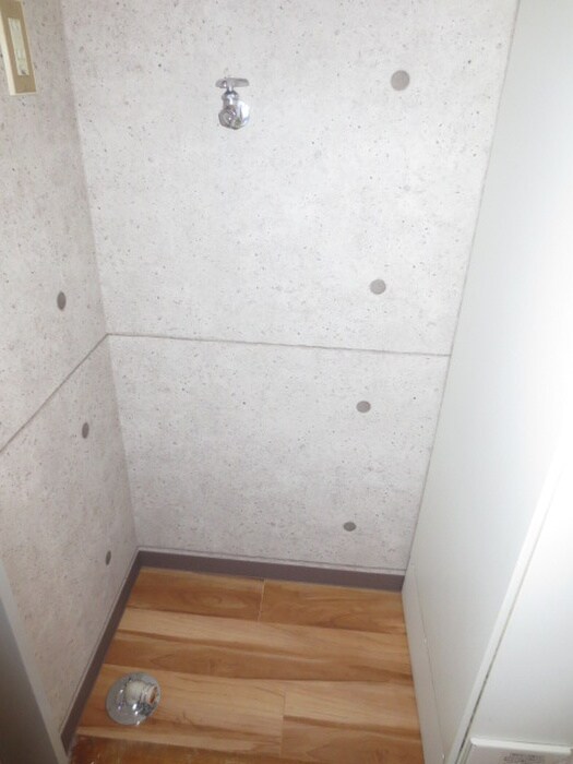 物件内観写真15　(洗濯機置場)