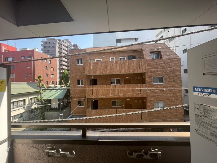 物件内観写真16　(室内からの展望)