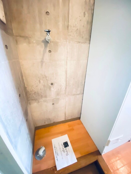 物件内観写真17　(洗濯機置場)