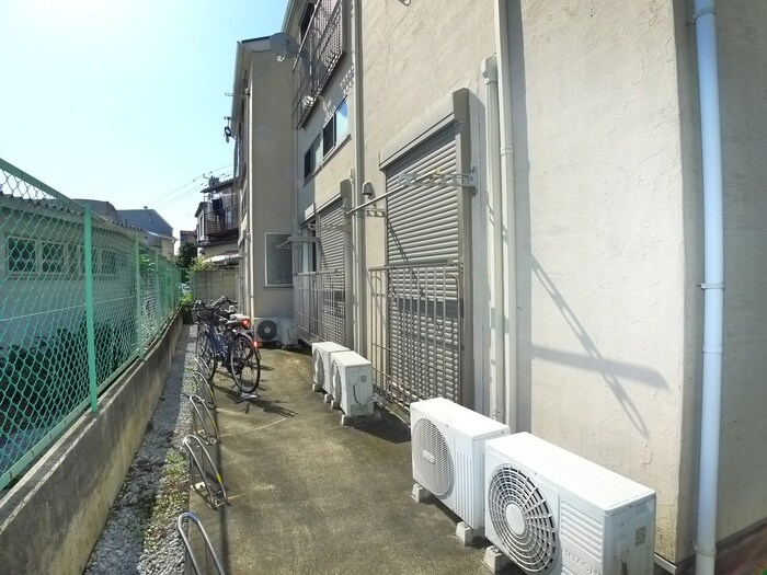 物件外観写真4　(駐輪場)