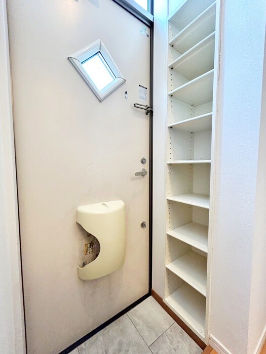 物件内観写真10　(靴箱)