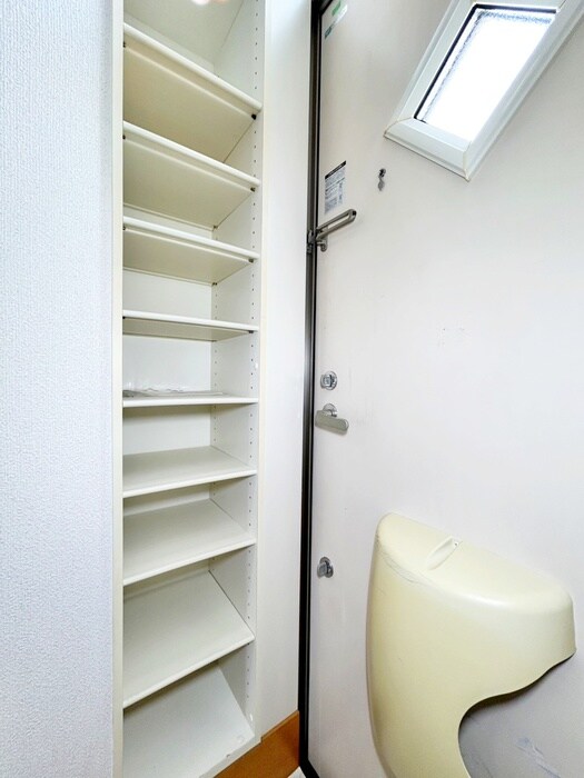 物件内観写真10　(靴箱)