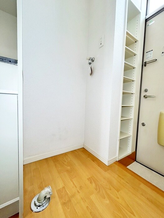 物件内観写真11　(洗濯機置場)