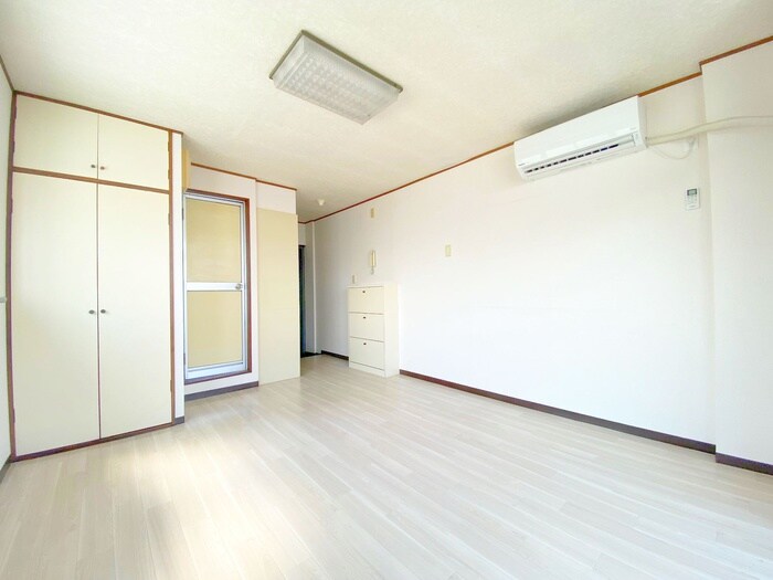 物件内観写真4　(居室)