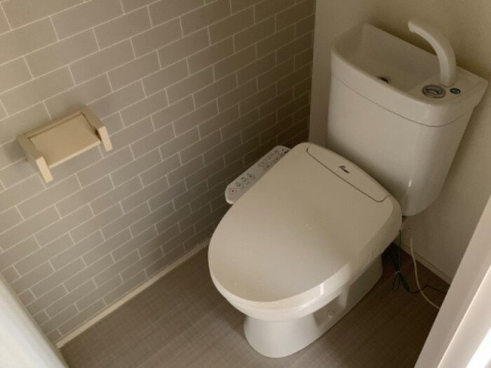 物件内観写真13　(トイレ)