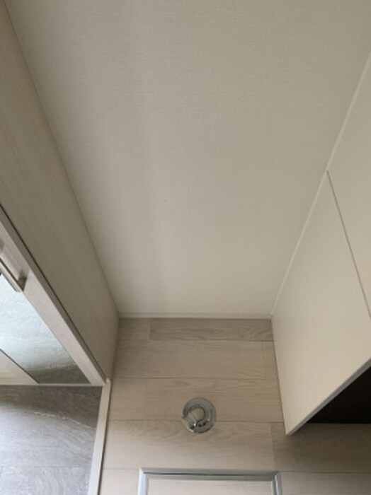 物件内観写真16　(洗濯機置場)