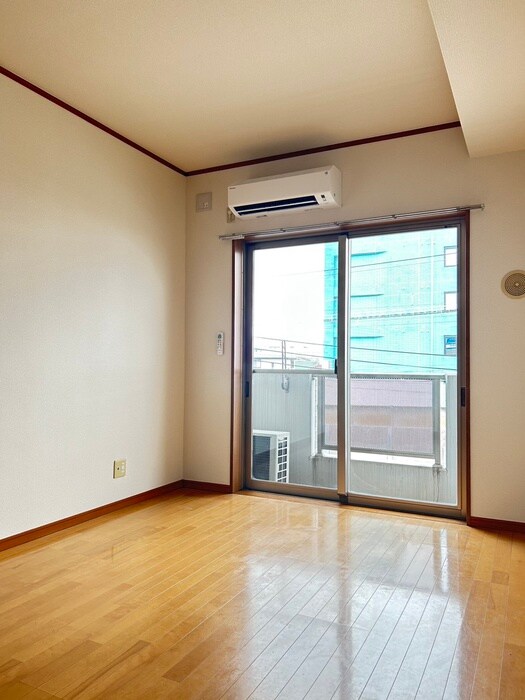 物件内観写真8　(居室)