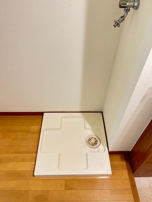 物件内観写真21　(洗濯機置場)