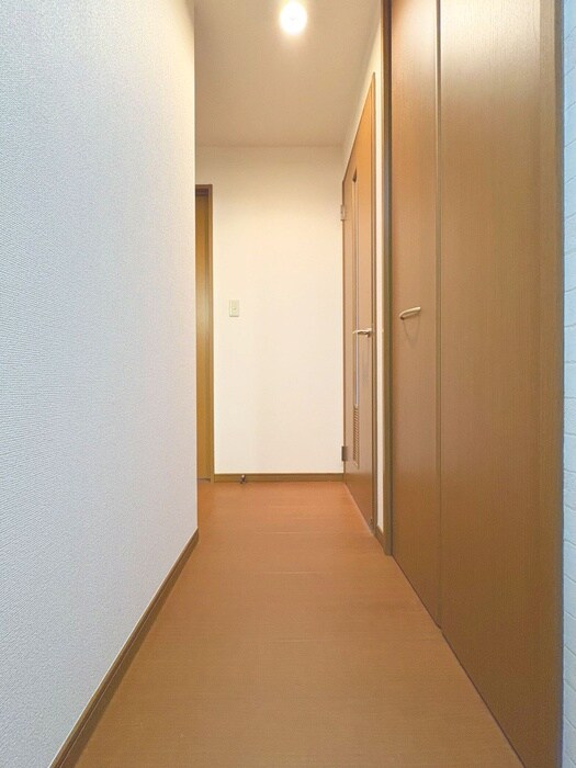 物件内観写真16　(廊下)