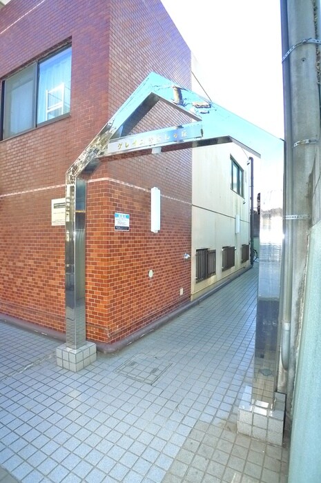 物件外観写真5　(エントランス部分)