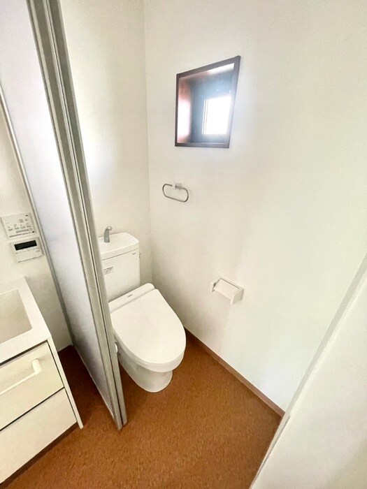 物件内観写真12　(トイレ)