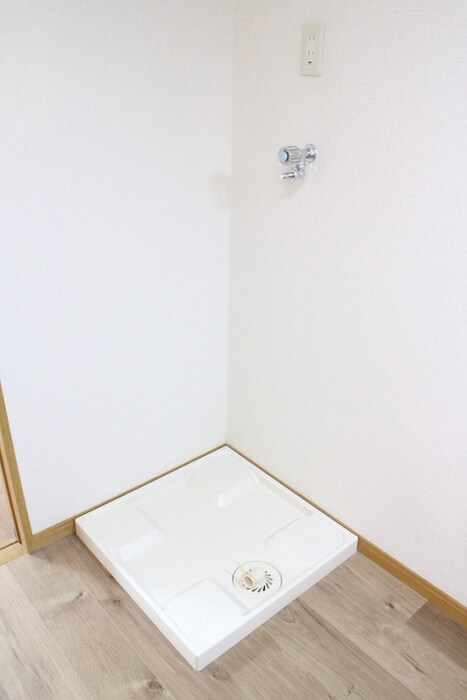 物件内観写真14　(洗濯機置場)