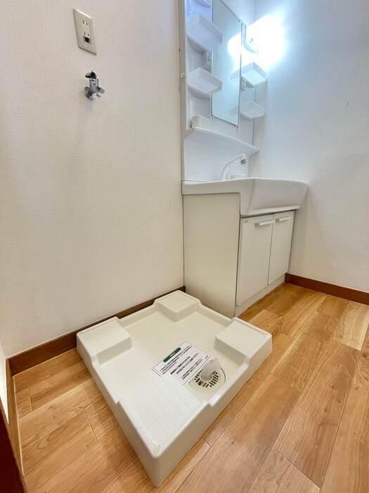 物件内観写真9　(洗濯機置場)