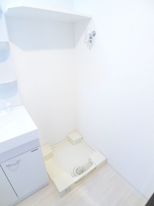 物件内観写真13　(洗濯機置場)