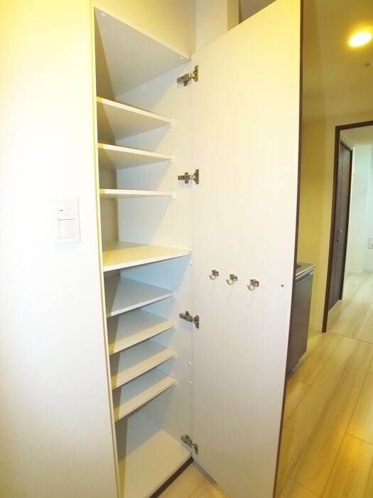 物件内観写真16　(靴箱)