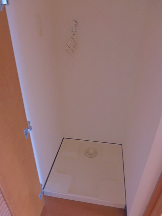 物件内観写真17　(洗濯機置場)