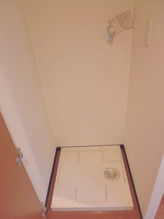 物件内観写真19　(洗濯機置場)