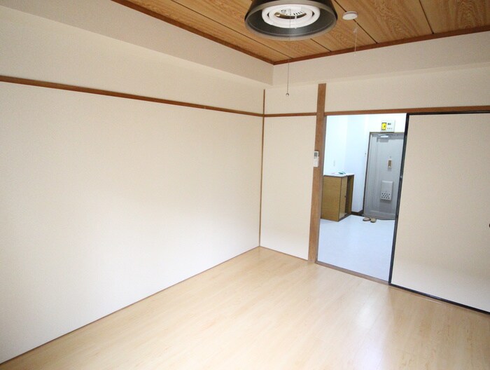 物件内観写真8　(居室)