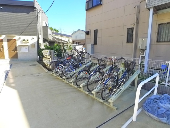 物件外観写真5　(駐輪場)