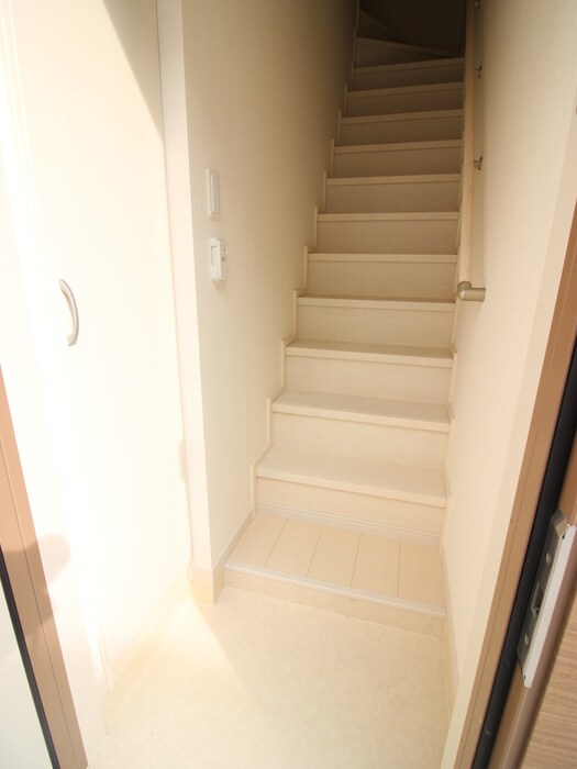 物件内観写真17　(玄関)