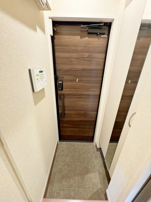 物件内観写真7　(玄関)