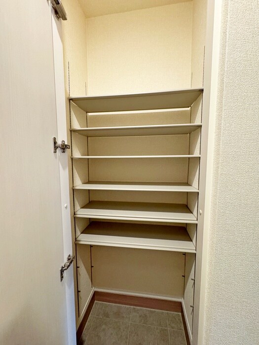 物件内観写真8　(靴箱)