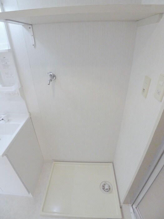 物件内観写真13　(洗濯機置場)