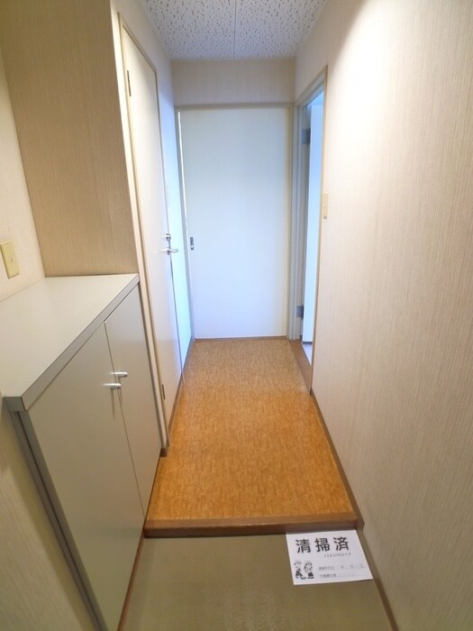 物件内観写真16　(玄関)