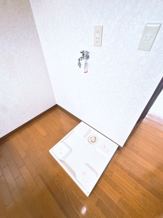 物件内観写真15　(洗濯機置場)