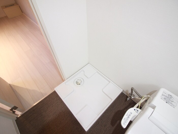 物件内観写真16　(洗濯機置場)