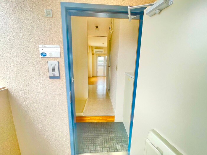 物件内観写真7　(玄関)