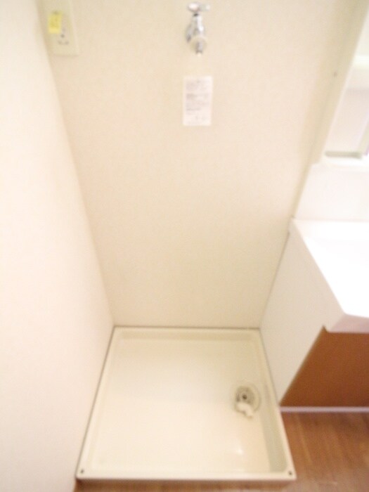 物件内観写真11　(洗濯機置場)