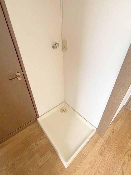 物件内観写真15　(洗濯機置場)